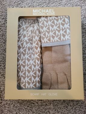 Michaels Kors Winter Accessory Set